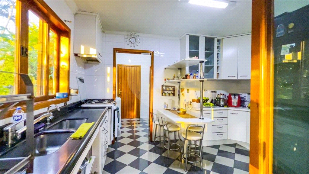 Casa de Condomínio à venda com 4 quartos, 350m² - Foto 12