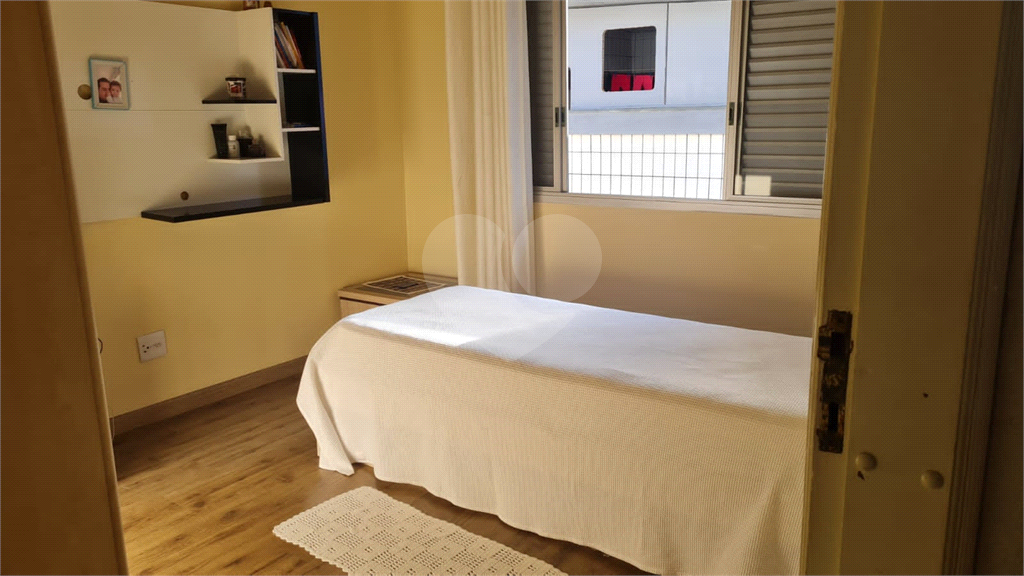 Casa à venda na Praia Grande 200m² com 4 quartos e 6 vagas na Aviação.