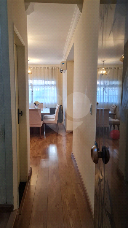 Casa à venda na Praia Grande 200m² com 4 quartos e 6 vagas na Aviação.