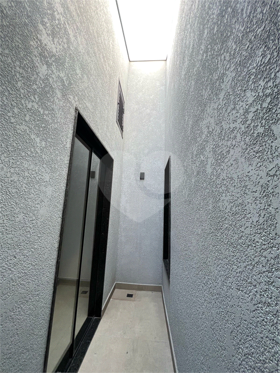 Sobrado no tucuruvi sendo três quartos sendo três suites e quatro vagas garagem 