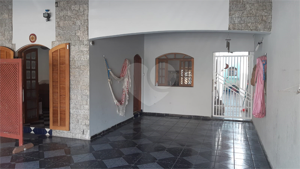 Casa à venda com 3 quartos, 229m² - Foto 18