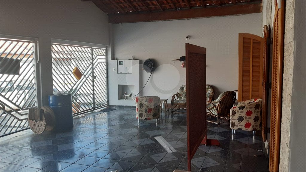 Casa à venda com 3 quartos, 229m² - Foto 20