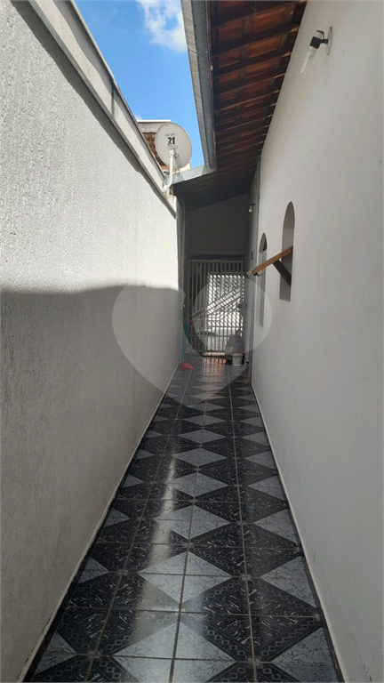 Casa à venda com 3 quartos, 229m² - Foto 8