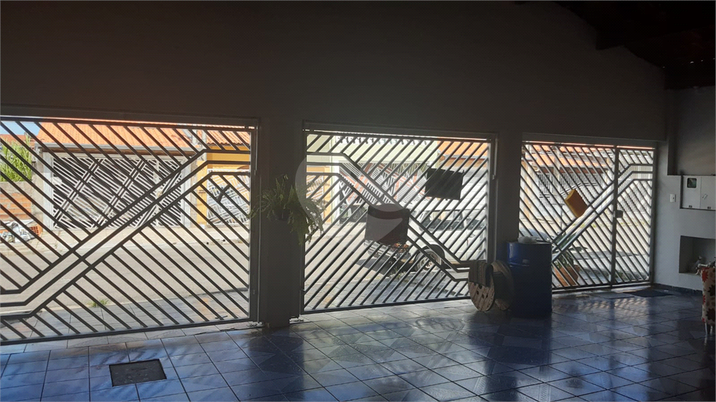 Casa à venda com 3 quartos, 229m² - Foto 16