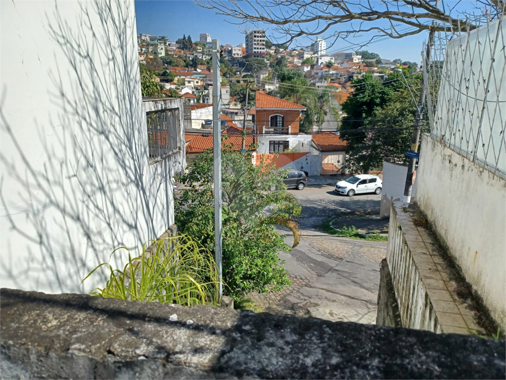 Casa, ótima localização, 02 dormitórios , 2 banheiros, quintal, lavanderia e vaga de garagem