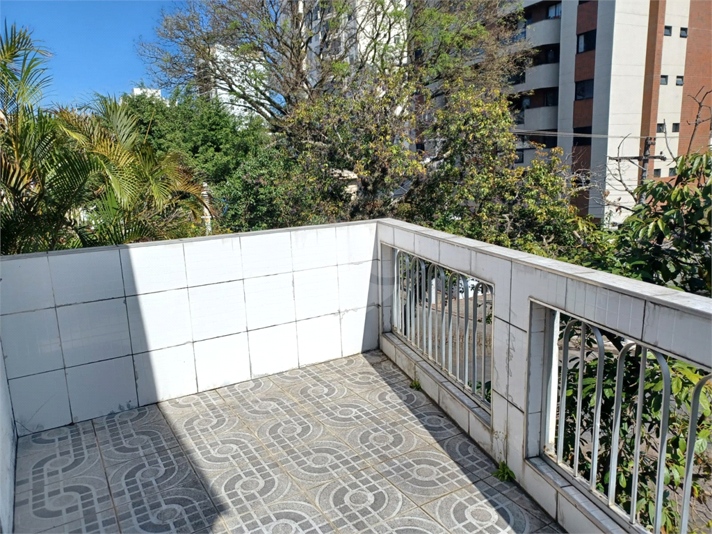 Casa, ótima localização, 02 dormitórios , 2 banheiros, quintal, lavanderia e vaga de garagem