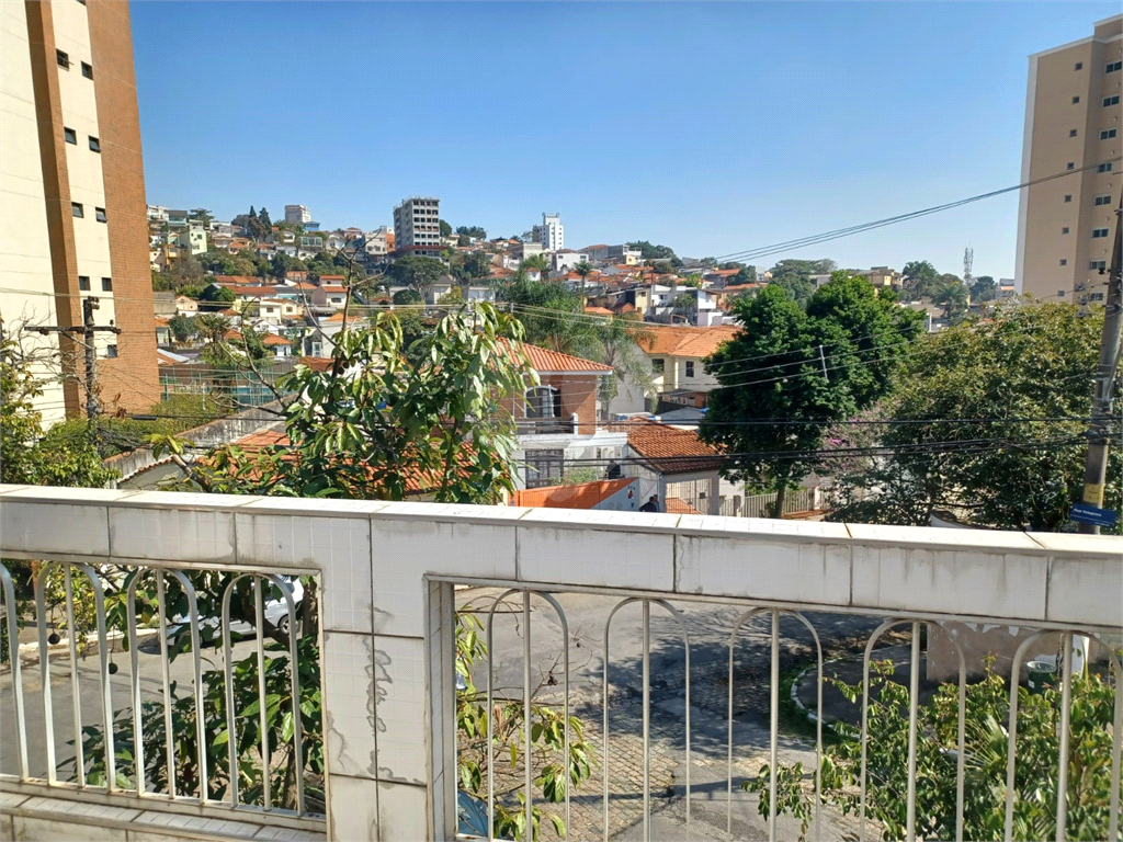 Casa, ótima localização, 02 dormitórios , 2 banheiros, quintal, lavanderia e vaga de garagem