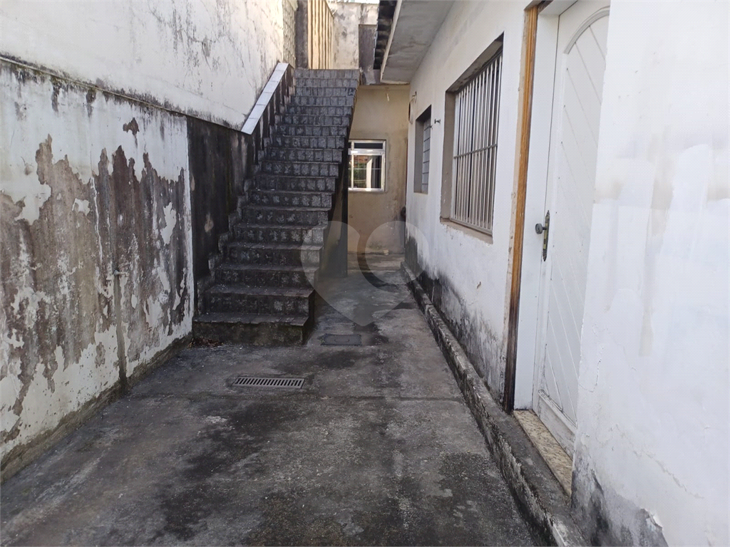 Casa, ótima localização, 02 dormitórios , 2 banheiros, quintal, lavanderia e vaga de garagem