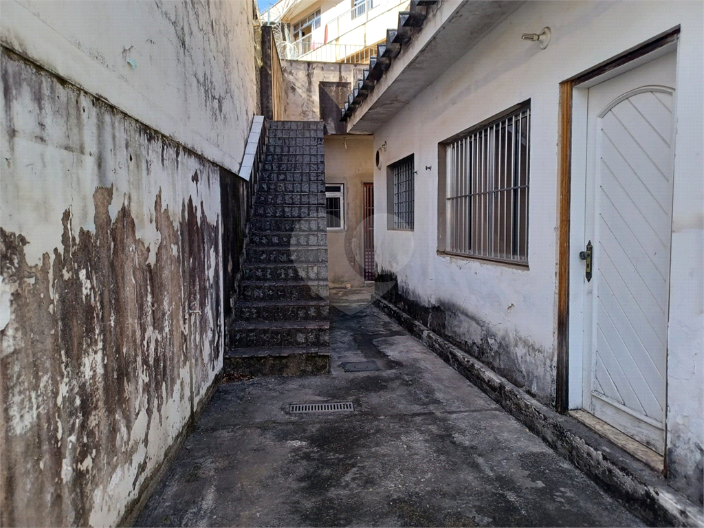 Casa, ótima localização, 02 dormitórios , 2 banheiros, quintal, lavanderia e vaga de garagem