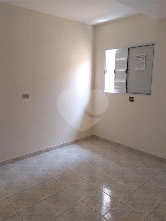 Casa térrea na Região de Campo Limpo, em avenida movimentada - 3 dormitórios 
