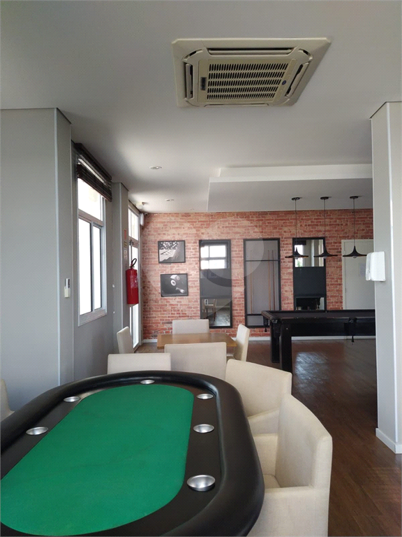  Apartamento na Vila Maria Alta com  2 Dormitórios e 1 Vaga por R$ 640.000,00
