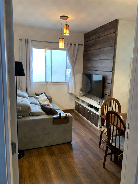 Apartamento à venda com 2 quartos, 42m² - Foto 2