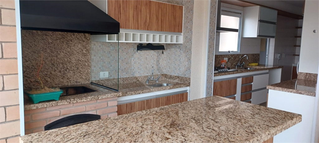 APARTAMENTO em CASA VERDE