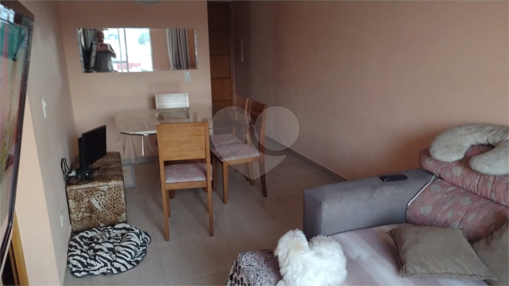 Apartamento à venda na Penha, 2 dorm e 1 vaga.