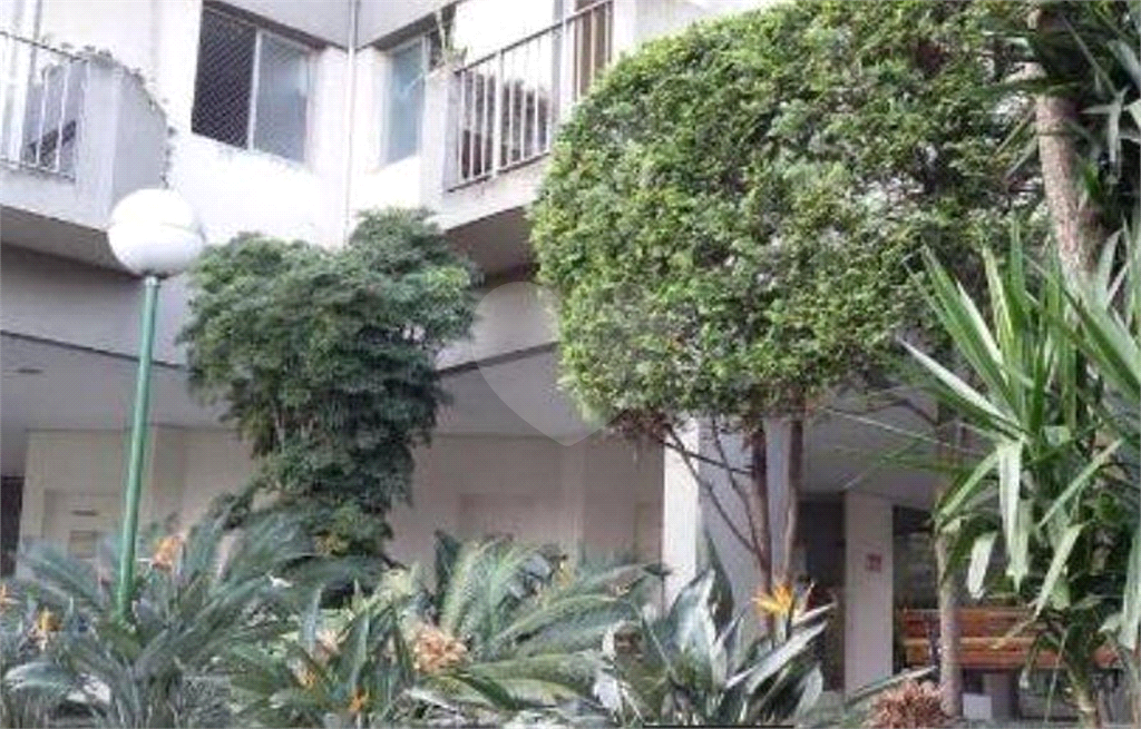 APARTAMENTO em VILA CARRÃO
