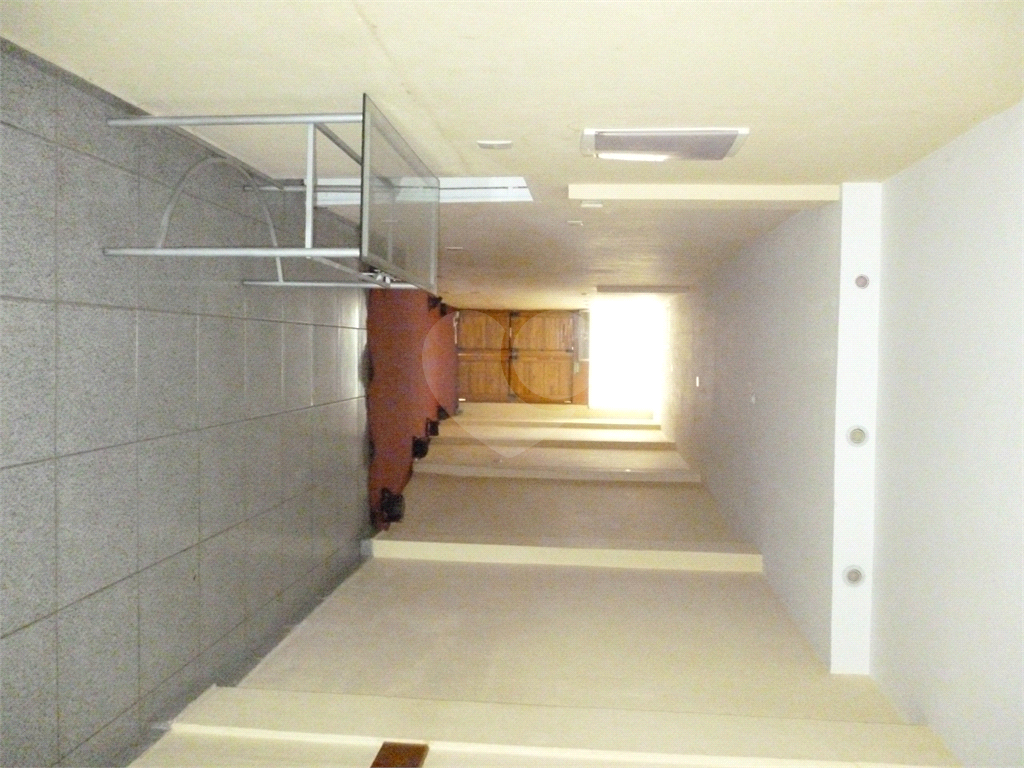 Predio Largo da Matriz , esquina 1200m2