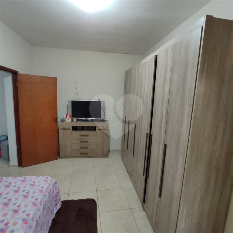 Sobrado de 4 quartos, piscina e 2 vagas Na Vila Maria.