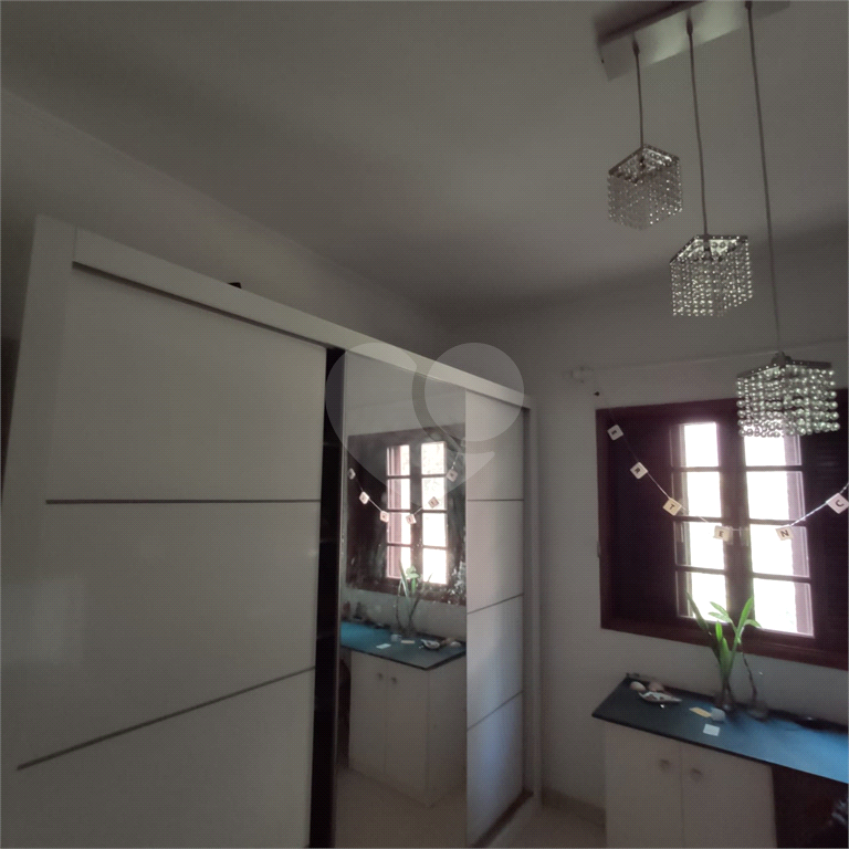 Sobrado de 4 quartos, piscina e 2 vagas Na Vila Maria.
