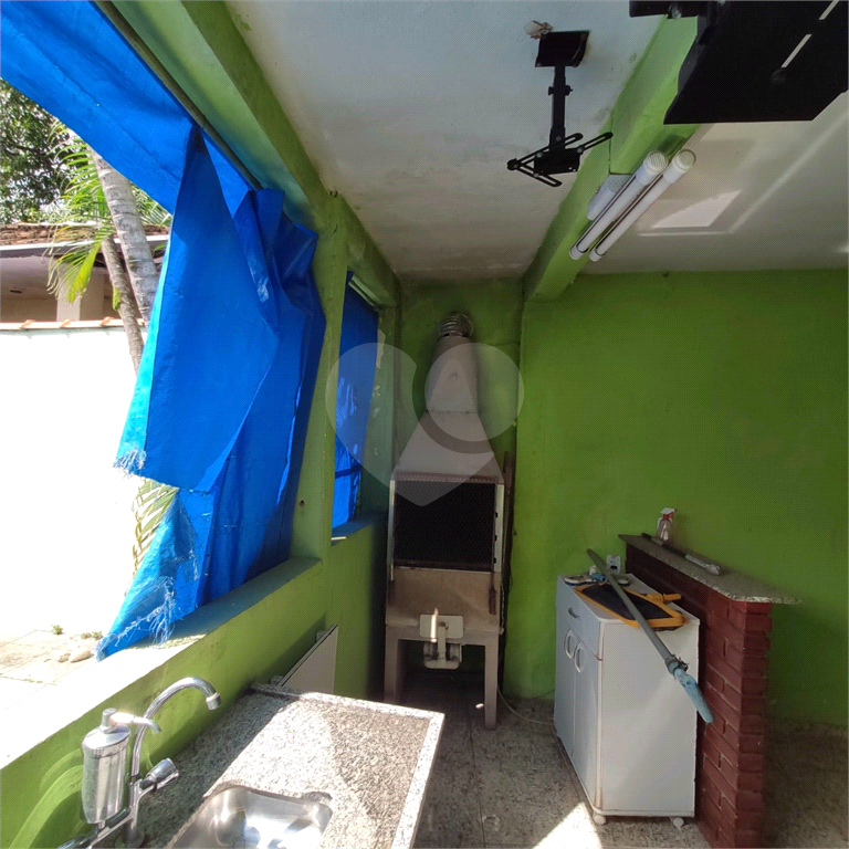 Sobrado de 4 quartos, piscina e 2 vagas Na Vila Maria.