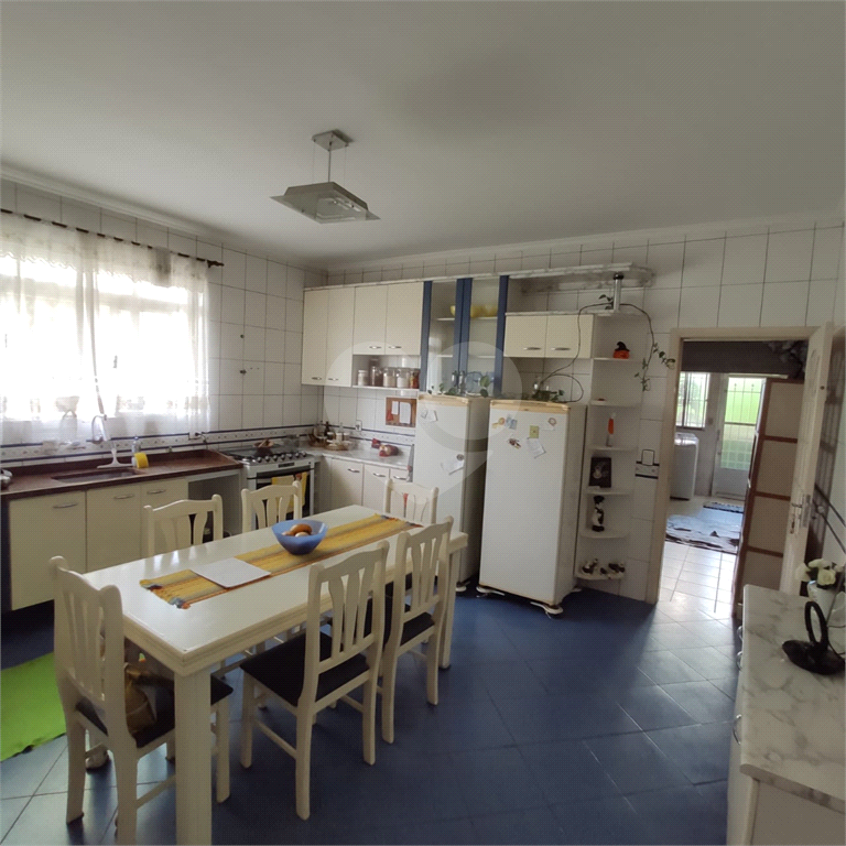 Sobrado de 4 quartos, piscina e 2 vagas Na Vila Maria.