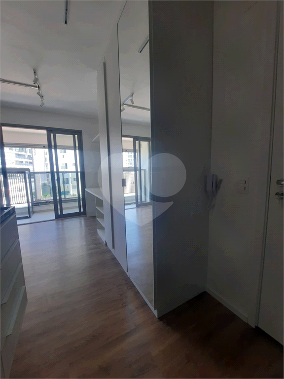 Studio na Vila Madalena ao lado do metro 