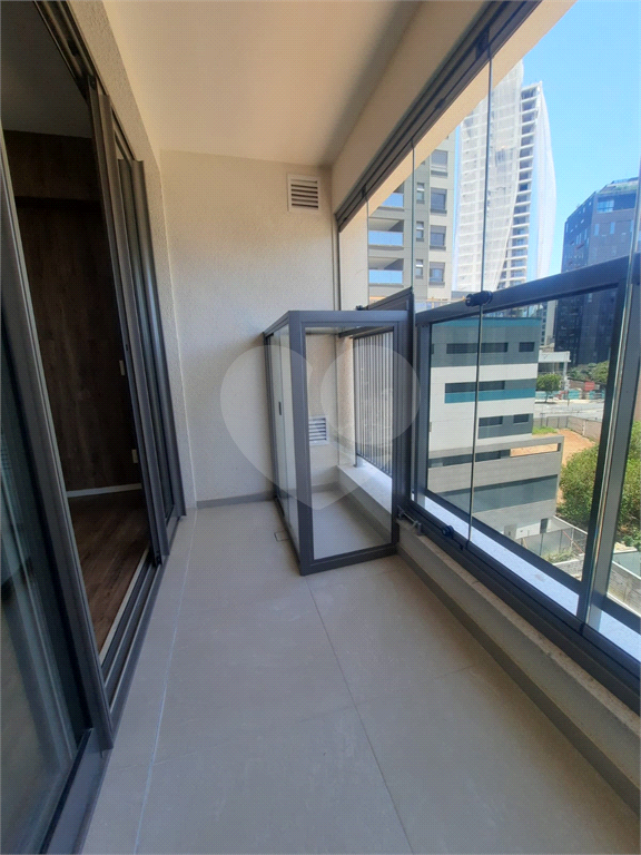Studio na Vila Madalena ao lado do metro 