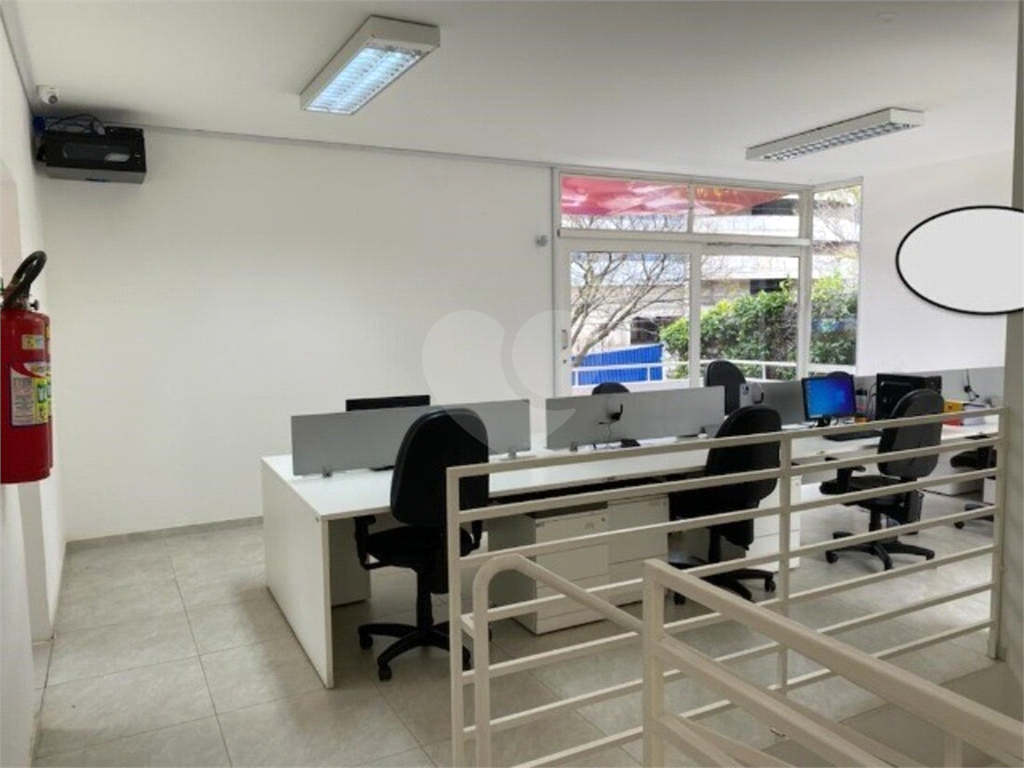 Casa à venda com 3 quartos, 224m² - Foto 14