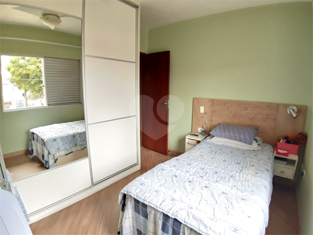 Sobrado Comercial a venda com 163 m2 com 4 dormitorios, 2 vagas e galpão. Estuda Permuta