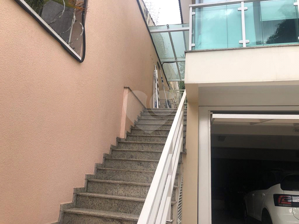 Excelente sobrado no Jardim 
virginia Bianca