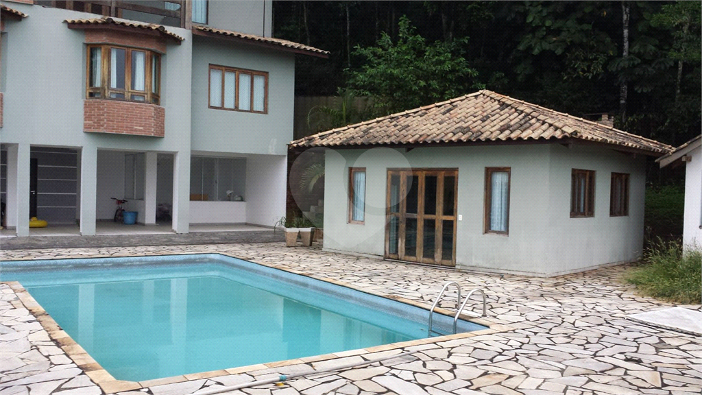 Casa de Condomínio à venda com 3 quartos, 338m² - Foto 4