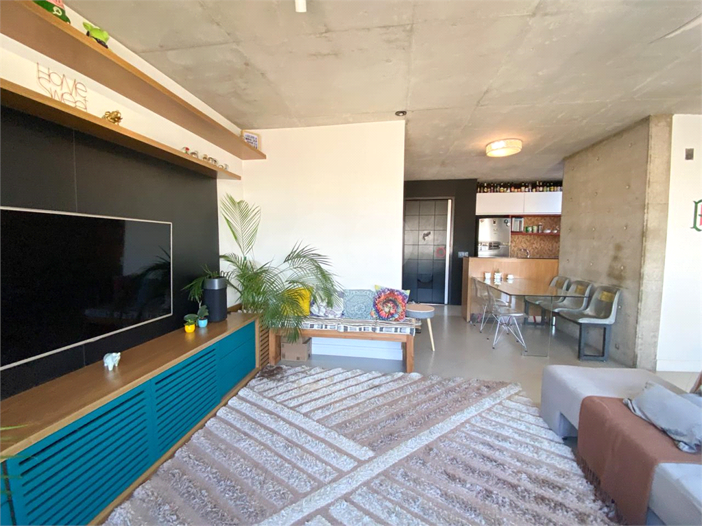 APARTAMENTO em SANTANA