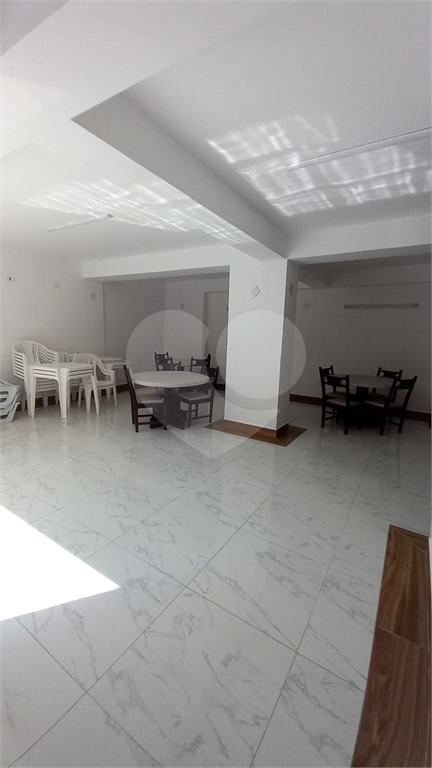 Apartamento para venda possui 82 metros quadrados com 2 quartos em Tupi - Praia Grande - SP