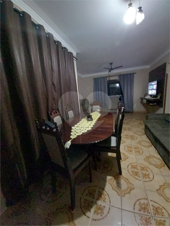 Apartamento para venda possui 82 metros quadrados com 2 quartos em Tupi - Praia Grande - SP