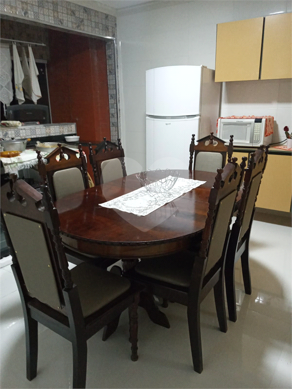 Apartamento para venda possui 82 metros quadrados com 2 quartos em Tupi - Praia Grande - SP