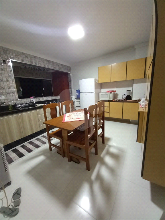 Apartamento para venda possui 82 metros quadrados com 2 quartos em Tupi - Praia Grande - SP