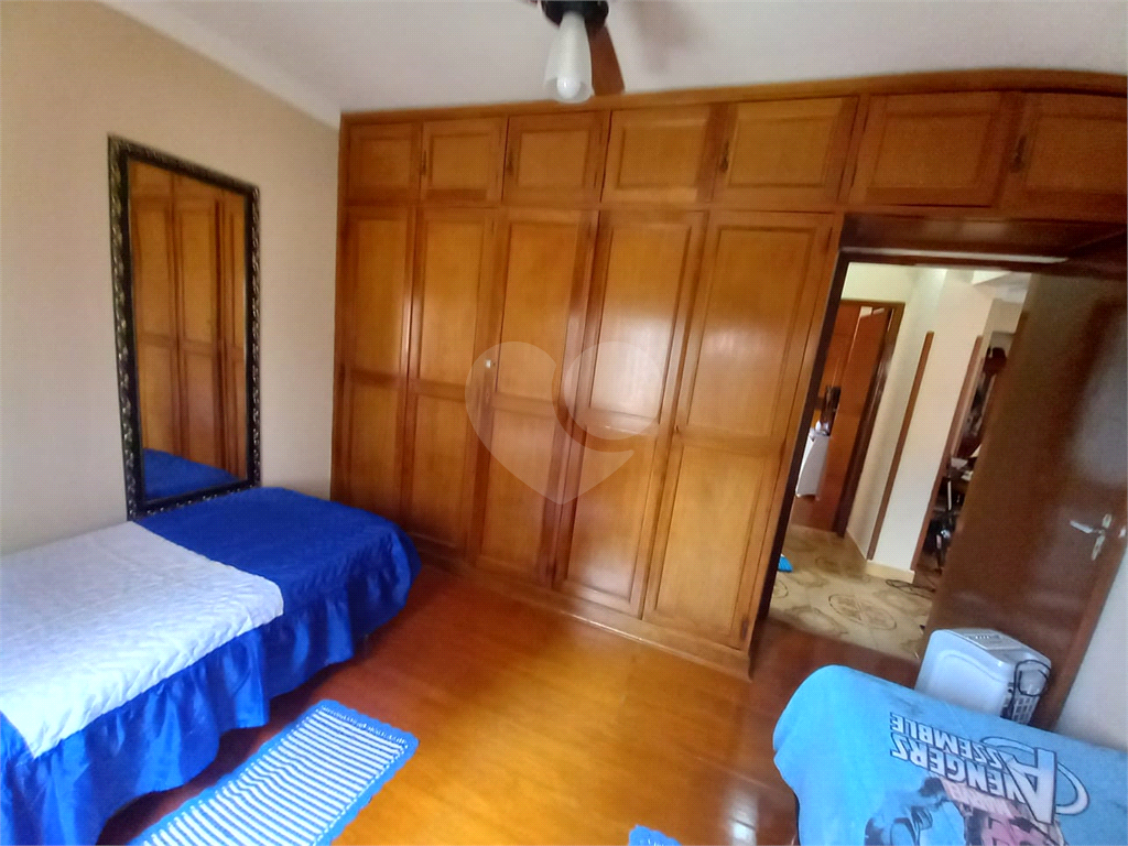Apartamento para venda possui 82 metros quadrados com 2 quartos em Tupi - Praia Grande - SP