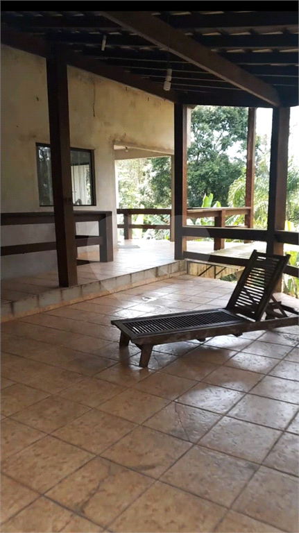 Casa de Condomínio à venda com 4 quartos, 250m² - Foto 1