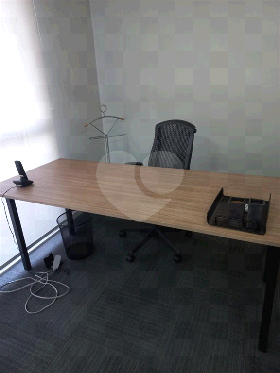 Excelente Sala Comercial na Chácara Santo Antônio