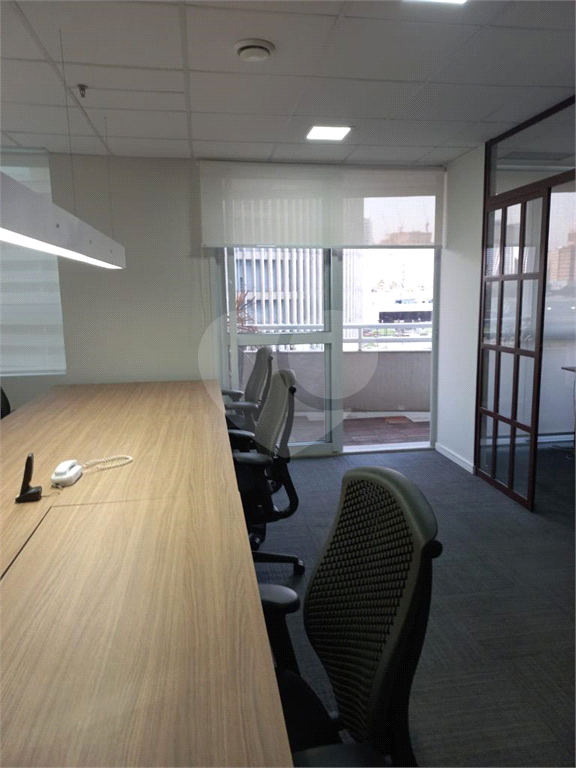 Excelente Sala Comercial na Chácara Santo Antônio