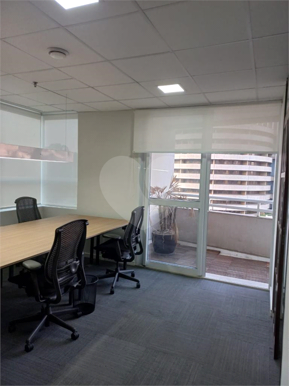 Excelente Sala Comercial na Chácara Santo Antônio