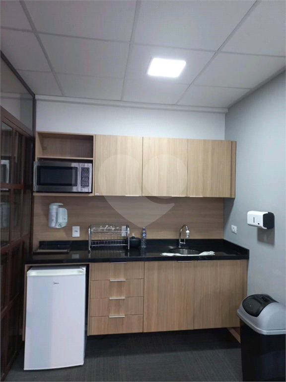 Excelente Sala Comercial na Chácara Santo Antônio