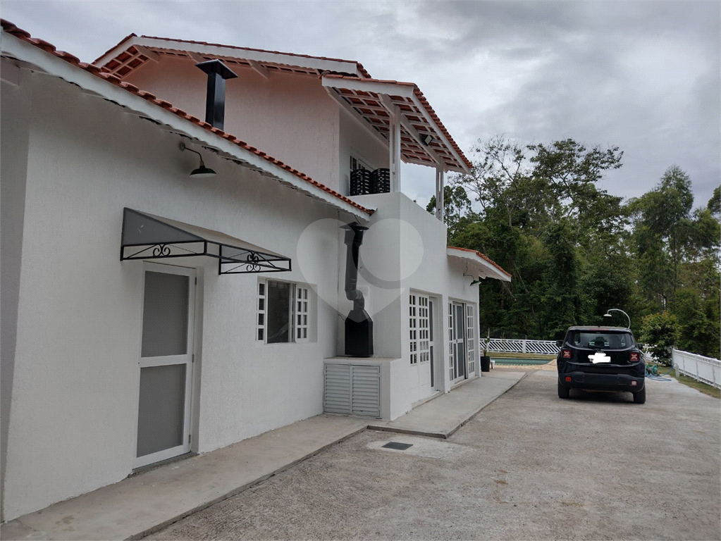 Casa à venda com 3 quartos, 3800m² - Foto 1