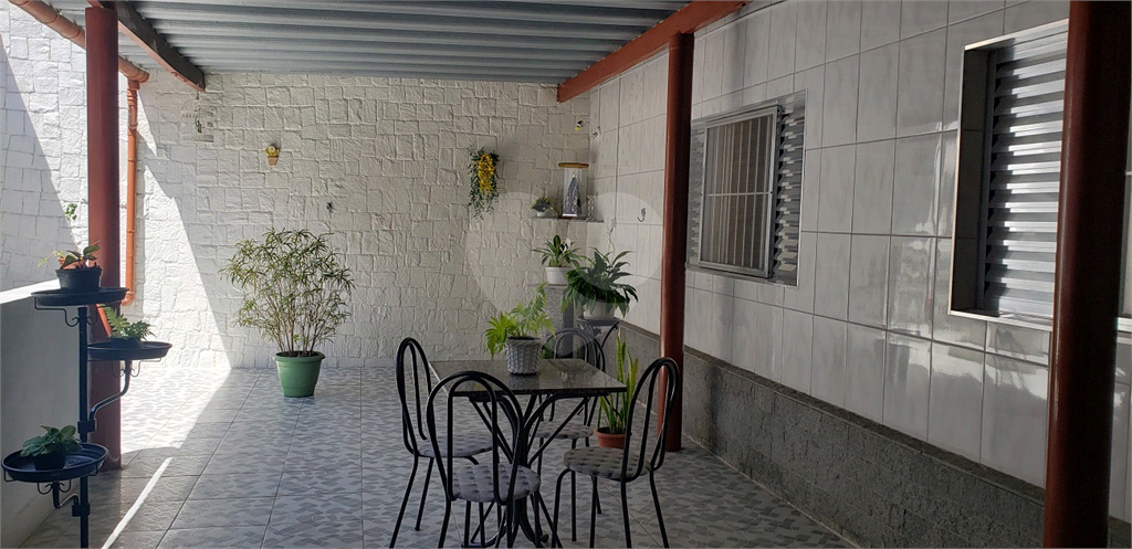 Excelente Casa em Arujamérica com 250m² - 3 dormitórios