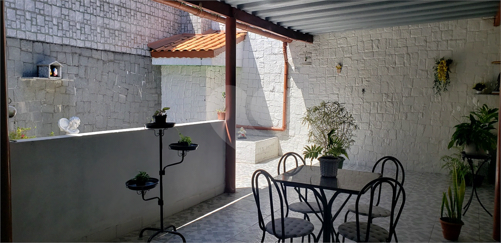 Excelente Casa em Arujamérica com 250m² - 3 dormitórios