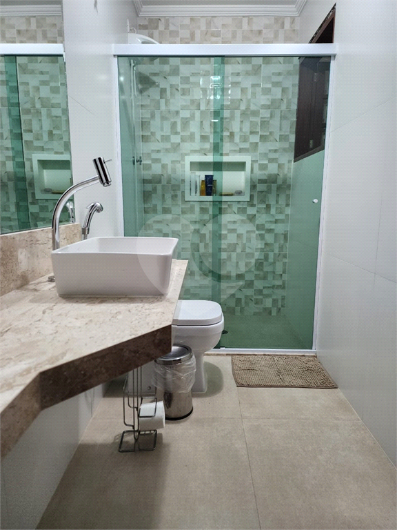 Sobrado reformado no Bortolândia com 3 dormitórios, garagem fechada 