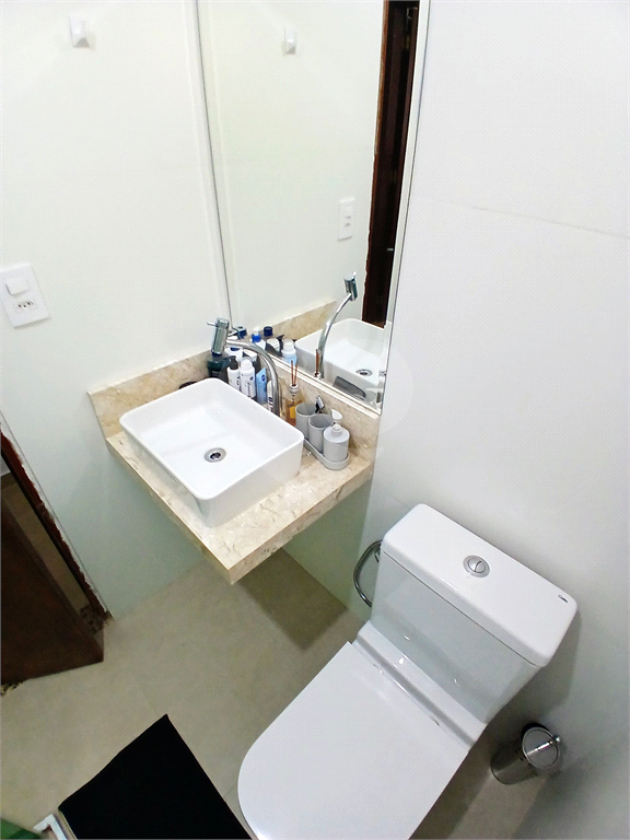 Sobrado reformado no Bortolândia com 3 dormitórios, garagem fechada 