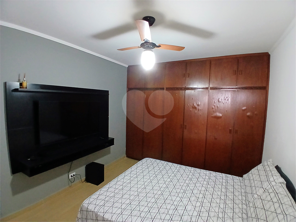 Sobrado reformado no Bortolândia com 3 dormitórios, garagem fechada 