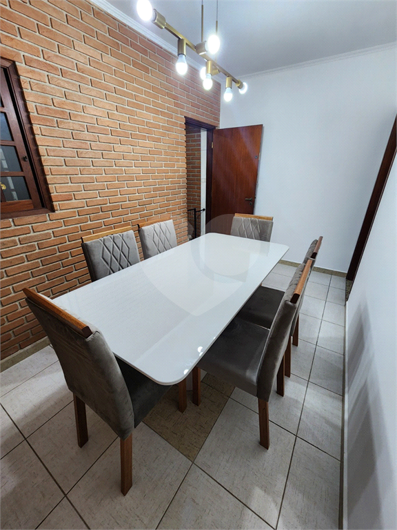 Sobrado reformado no Bortolândia com 3 dormitórios, garagem fechada 