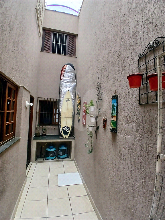 Sobrado reformado no Bortolândia com 3 dormitórios, garagem fechada 