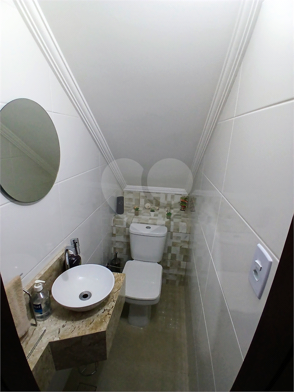 Sobrado reformado no Bortolândia com 3 dormitórios, garagem fechada 